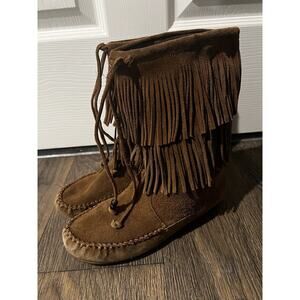 Minnetonka Brown Fringe Moccasin Slip On Boots Size 6.5